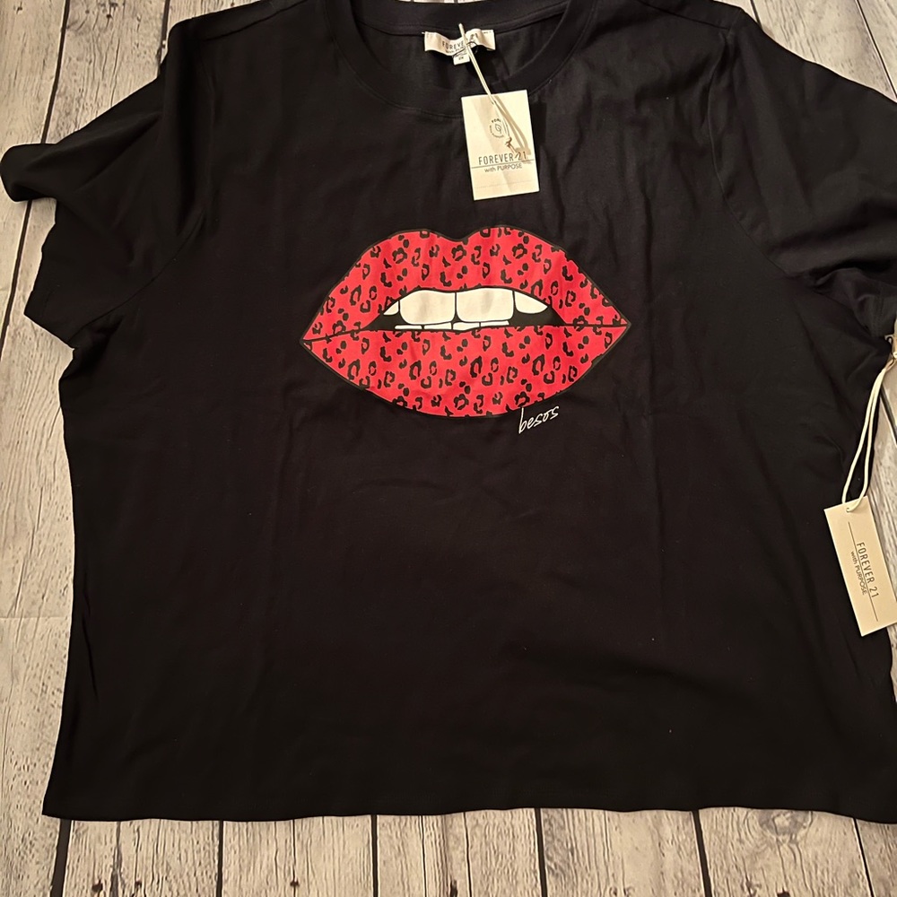 Black tee